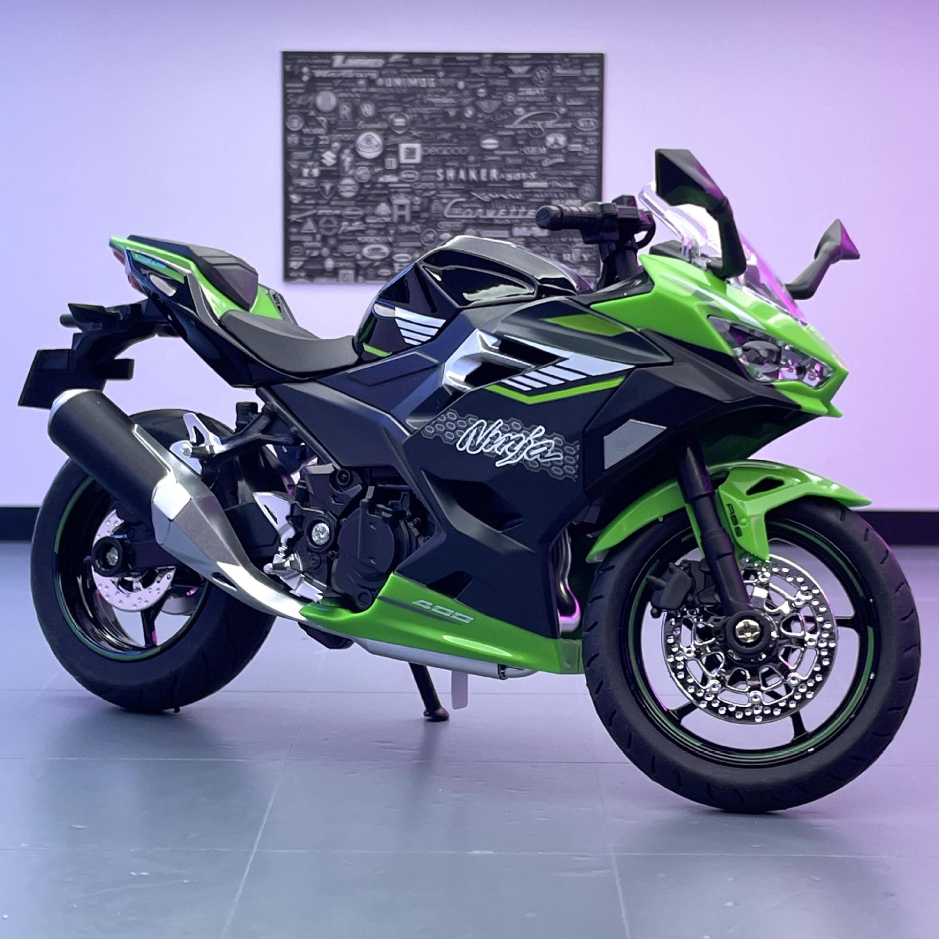 Huayi simulación de aleación modelo de coche 1 a 12 kawasaki 400 motocicleta con sonido y luz modelo de coche de juguete para niños adornos