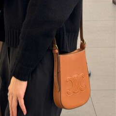 2025新型高級感本革凱旋ドア携帯電話バッグファッションカジュアル通勤シングル肩斜め掛けミニバッグ