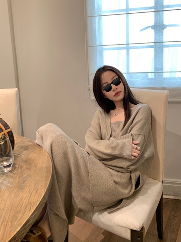 YUYUREAL 早秋气质舒适休闲针织开衫/半裙套装女|undefined