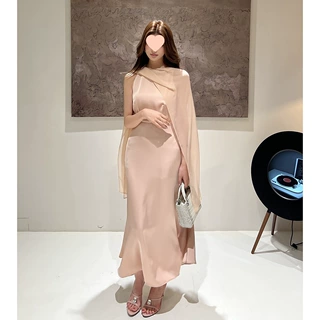 春夏新款设计感粉色无袖缎面飘带连衣裙收腰显瘦高长裙女