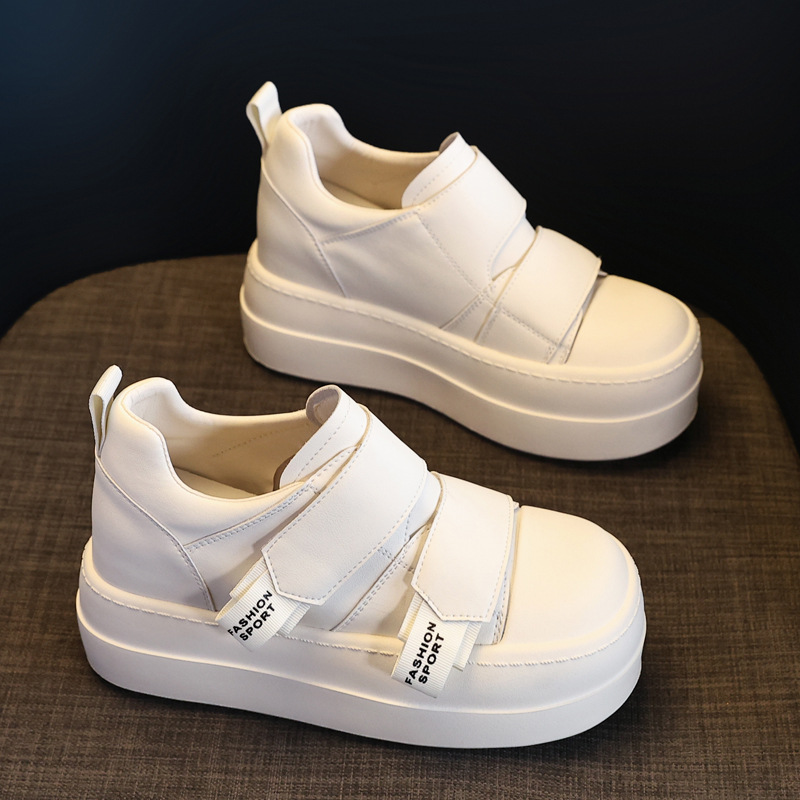 Giày sneaker nữ đế dày Velcro dáng nhỏ, phối màu be — Màu be