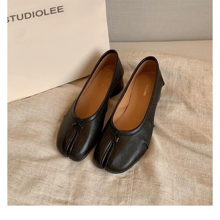 Black (thick heel) spot