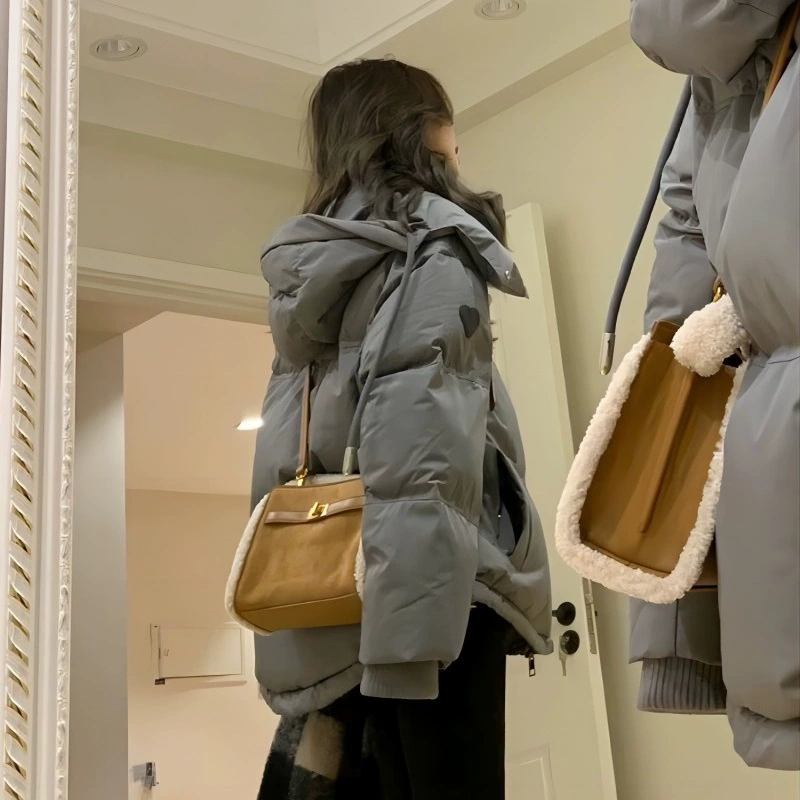 Новая женская зимняя хлопковая куртка 2025 года в корейском стиле, универсальная, свободная, утепленная, модная, хит продаж, трендовая.