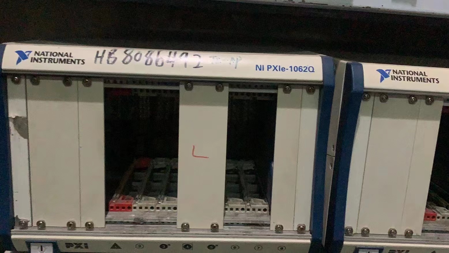 NI PXIE-1062Q 机箱+NI PXIe-8135 PXI Express嵌入式控制器