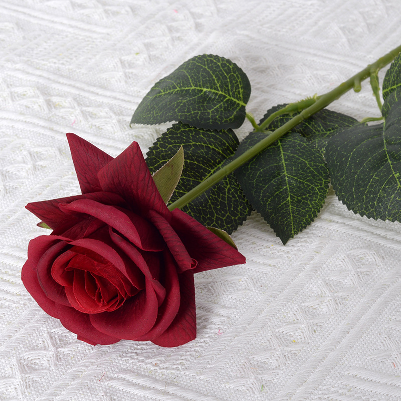 Rosa artificial sensación hidratante de gama alta sola rosa mano sosteniendo flor falsa boda Hotel hogar sala de estar Decoración