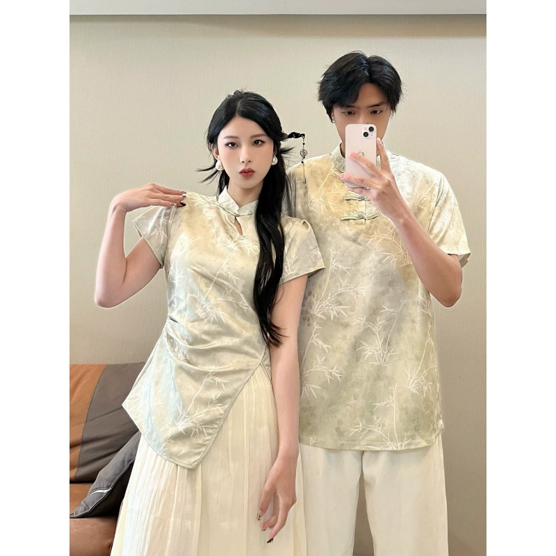 2025 Летний наряд для пар новый поддельный два новых китайских женских коротких рукава платье старинная мужская футболка с короткими рукавами рубашка
