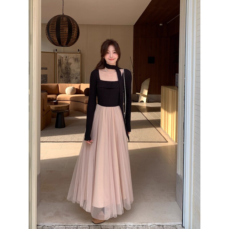 French-Style Long-Sleeved Patchwork Dress for Women, New for Autumn and Winter 2025, Especially Beautiful for Rich Ladies, with a Cinched Waist