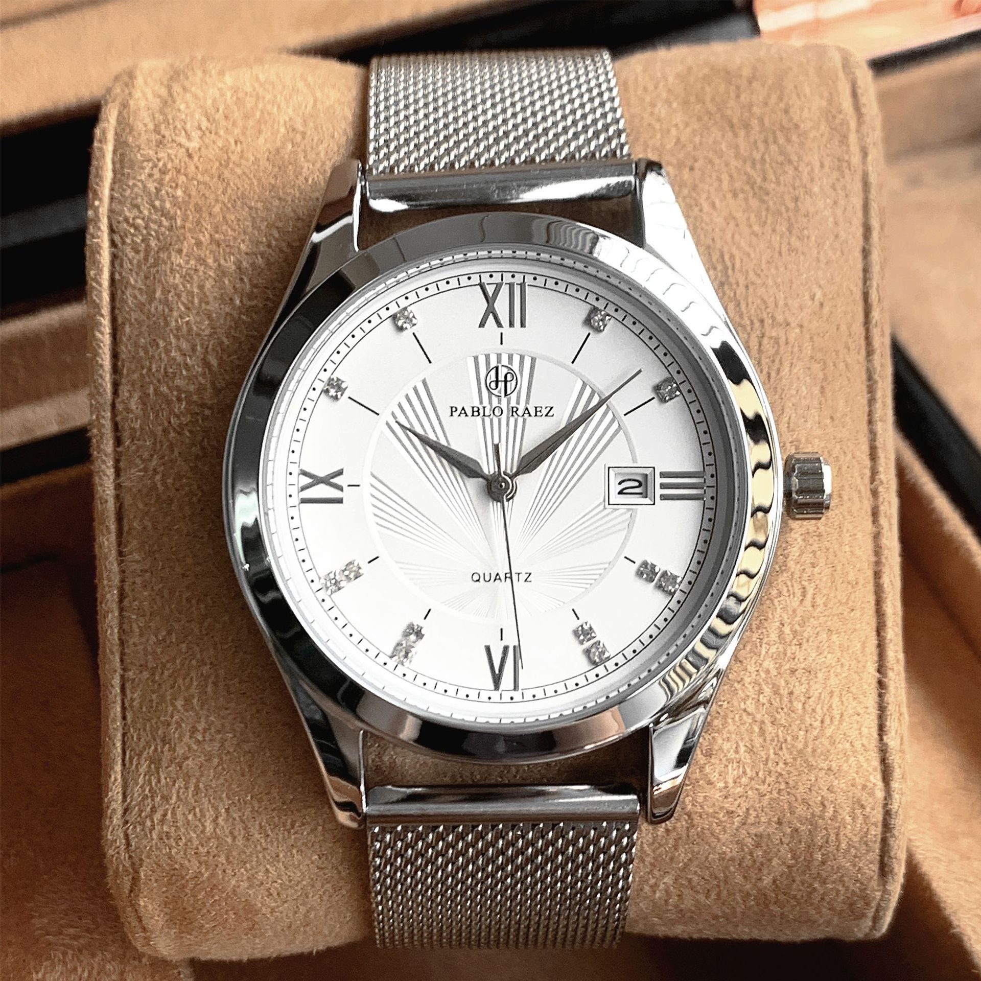 Douyin live broadcast popular men's high-quality stainless steel watches with good looks and cross-border e-commerce hosting and wholesale delivery_voghion.com