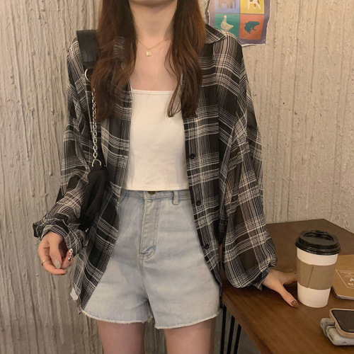 Retro Hong Kong-style sun-dried shirt jacket for women: Summer, laid-back vibe, loose fit, lightweight, long-sleeve chiffon blouse in a midi length