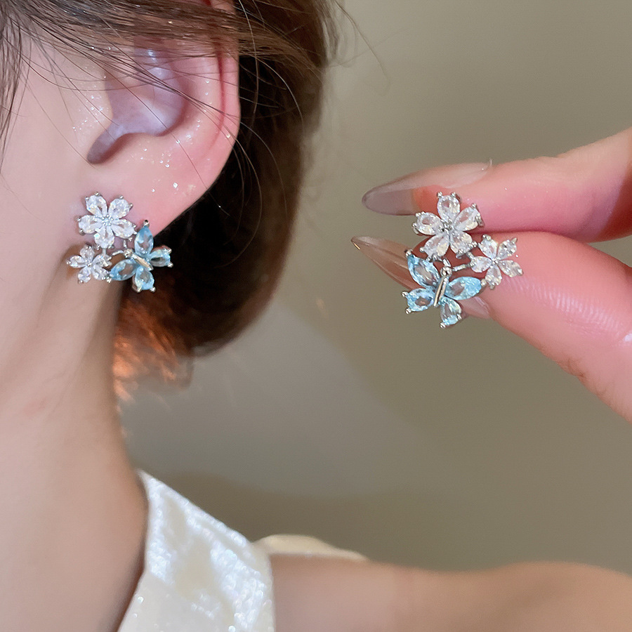 Aguja de plata, perla, circón, borla, pendientes de moda, lujo ligero, pendientes de alta gama, pendientes de todo fósforo exquisitos de nicho, mujeres al por mayor