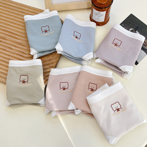Cute bear Japanese girls' cotton modal menstrual pants seamless mid-waist leak-proof cotton antibacterial crotch underwear for women
