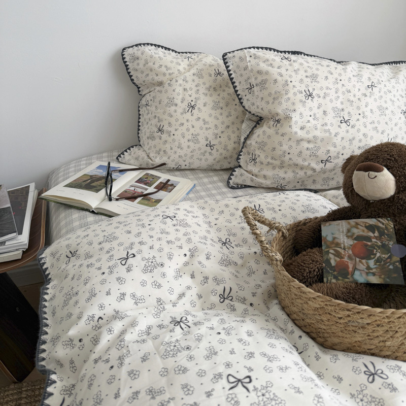 Cama fresca con cuatro piezas de algodón 100% cubierta de edredón de algodón dormitorio con tres piezas de sábanas de cama super suave ~ dormir desnudo ~