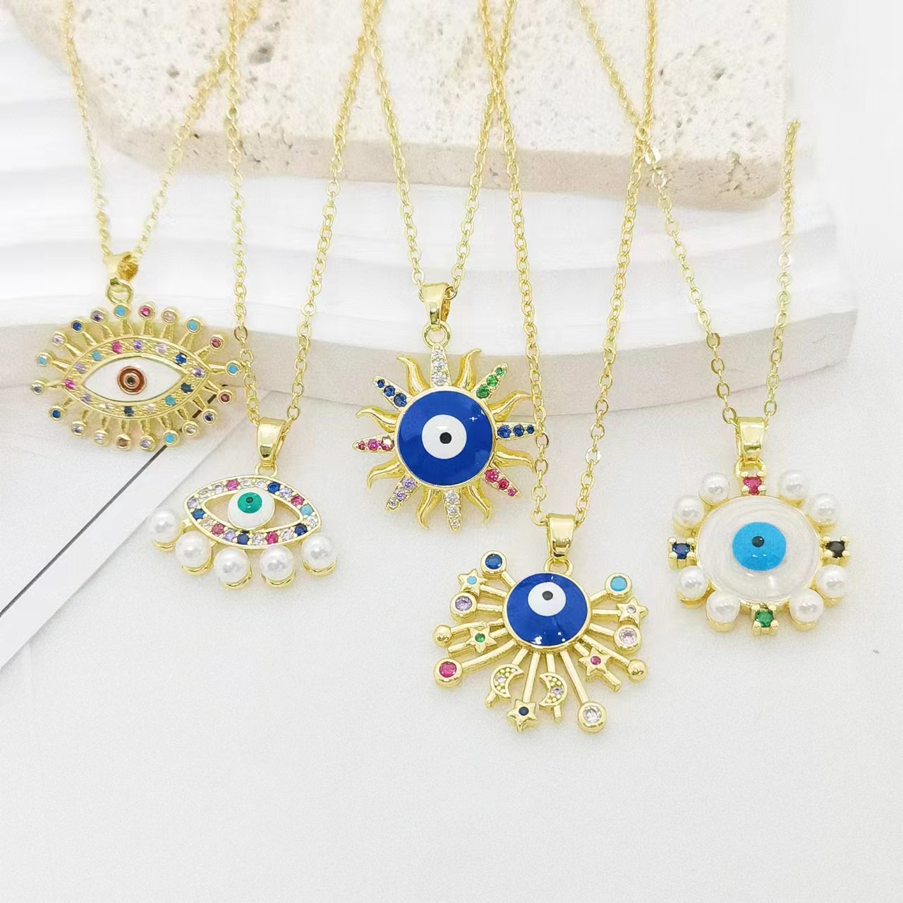 Ig Style Casual Devil's Eye Star Moon Copper Enamel Plating Inlay Pearl Zircon 18k Gold Plated Pendant Necklace display picture 1