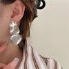 Advanced metal matte retro small design earrings, french style, high-quality style, light luxury style