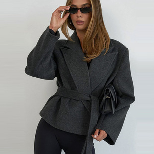 ���Q����վŮ�b�r�ж̿����b����Ů�߼��аٴ�����ë������Ů�ﶬ