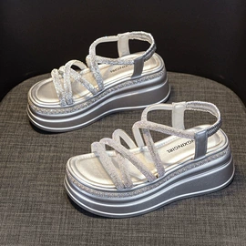 女式休闲单鞋;女式皮靴;厚底凉鞋