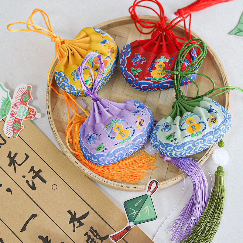 端午节宫廷香囊香包国风布艺刺绣车载居家汽车挂件挂饰装饰品批发