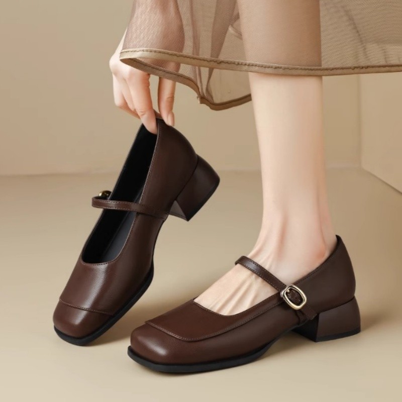 2025 primavera nuevos zapatos de cuero de temperamento francés de una palabra retro Mary Jane zapatos mujer falda de boca baja zapatos de punta cuadrada