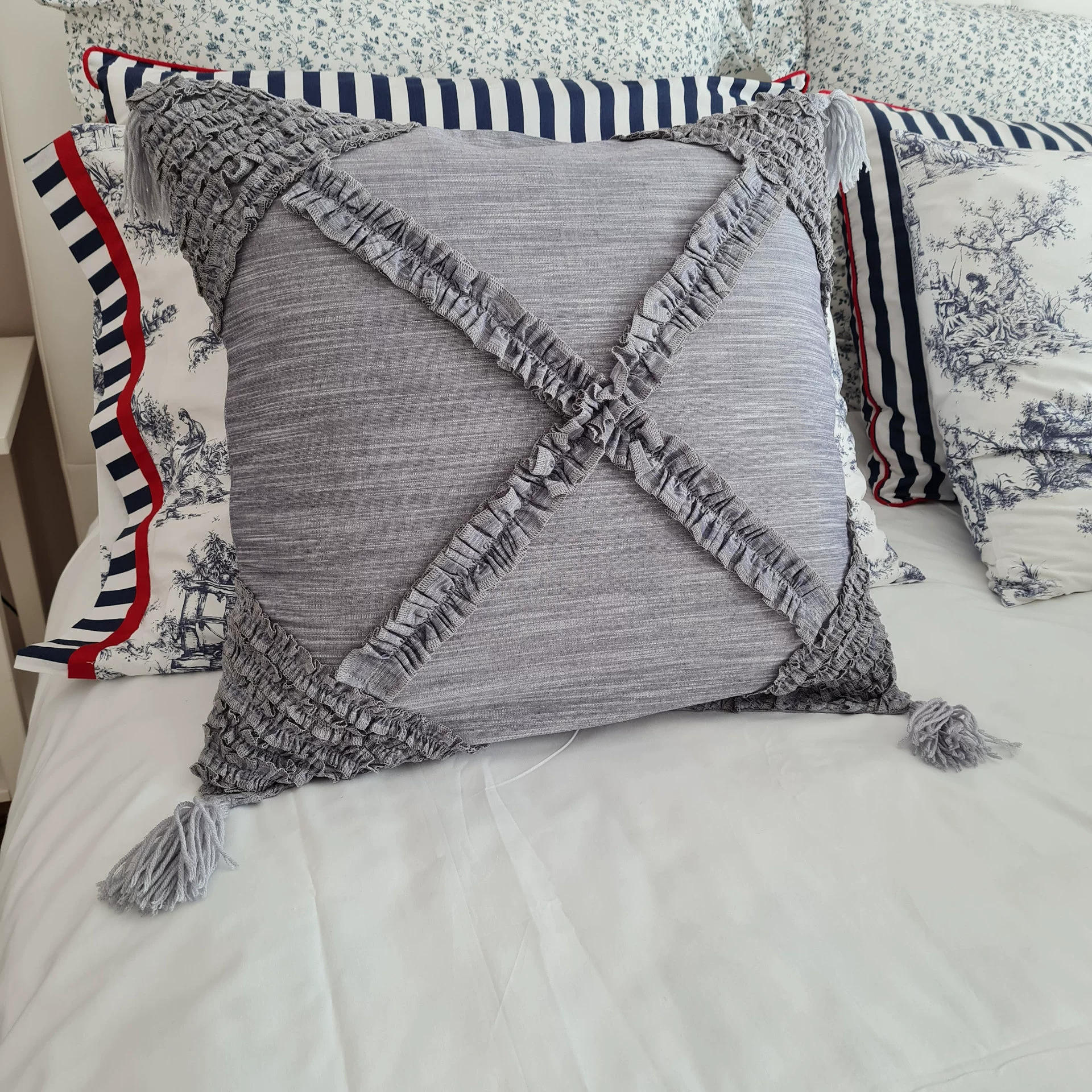 Bedspread, duvet, pillow