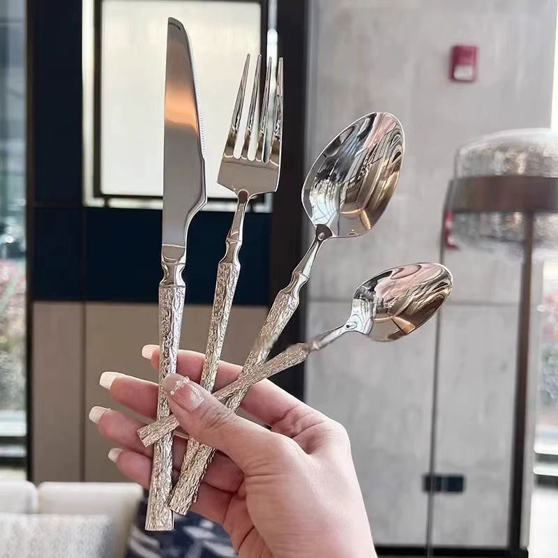 Light Luxury European-Style Hammered Pattern Western Restaurant Stainless Steel Cutlery Set with High Aesthetic Mirror-Polished Steak Knife and Fork Light Luxury European-Style Hammered Pattern Western Restaurant Stainless Steel Cutlery Set with High Aesthetic Mirror-Polished Steak Knife and Fork