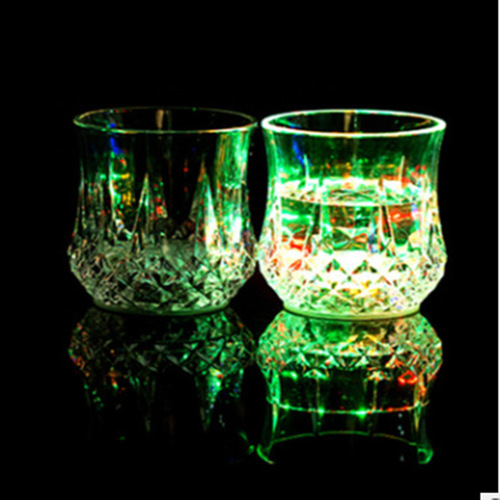 Illuminating Pineapple Cup LED Colorful Lighting Beer Cup Water-Sensing Cup Fashion Bar KTV Cheer Prop