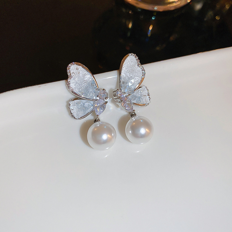 Aguja de plata pendientes de perlas de agua dulce verdadero oro galvanoplastia moda todo partido nicho de lujo de alta calidad pendientes de fábrica al por mayor