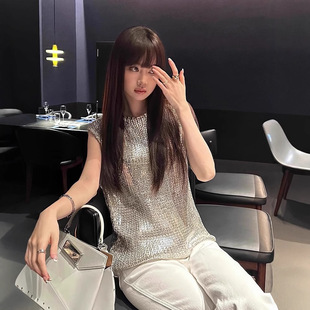 �W���L�OӋ���yɫ�����o�䱳��Ů�ļ��¿�С���e���ɈA�I����