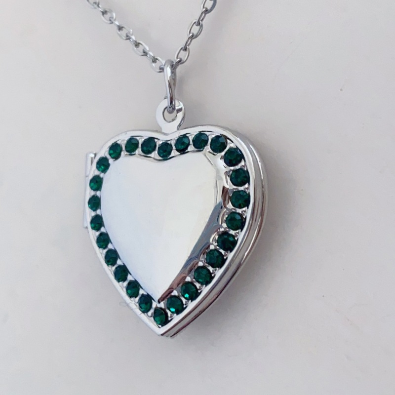 Colgante verde agujero A63-19-38 + Cadena de acero de titanio