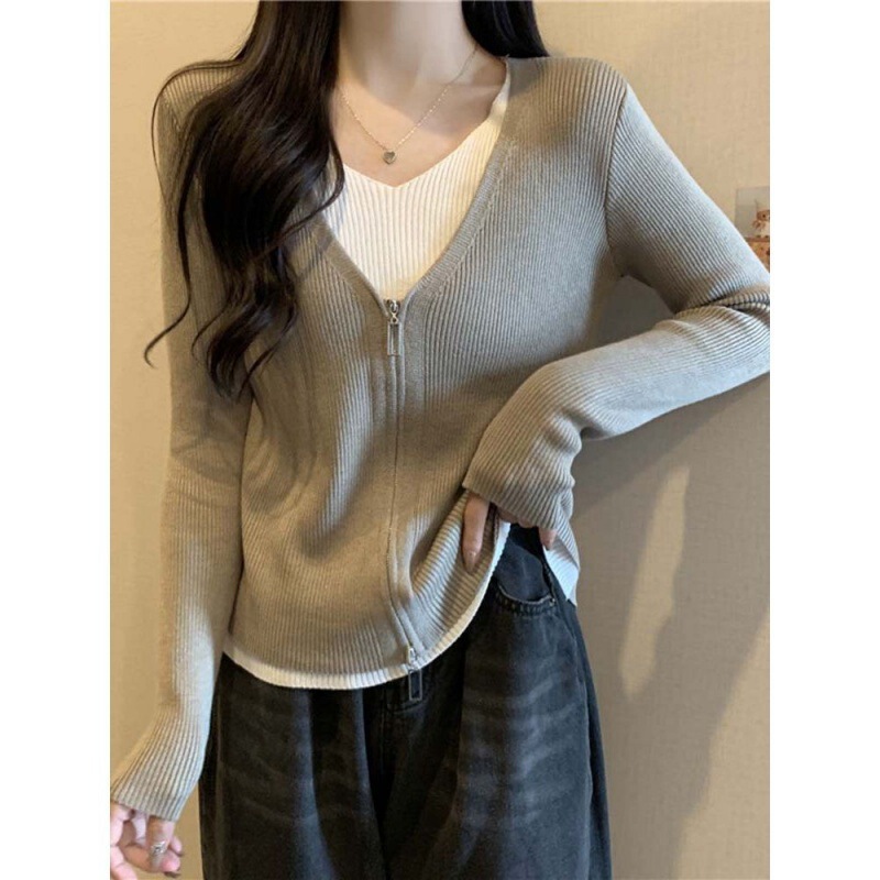 Kaning Design-Inspired Faux Two-Piece Pullover Sweater for Women, 2026 Autumn and Winter New V-Neck Inner Knit Top for Women