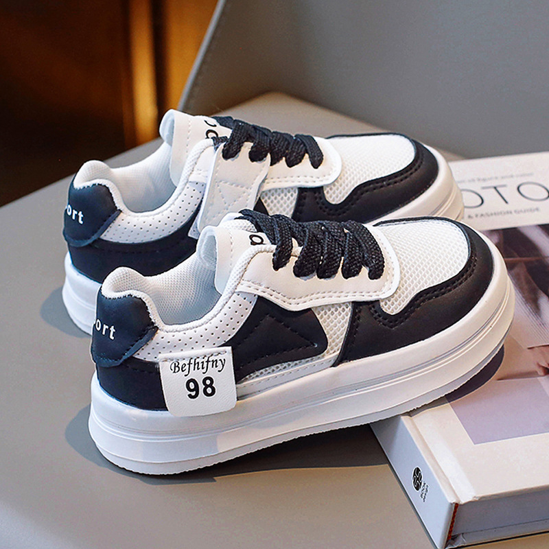 Sportskor för pojkar och flickor 2023 Nya Barn Vita Små Vita Skor Mesh Andas Studentbräda Skor Medium till_voghion.com