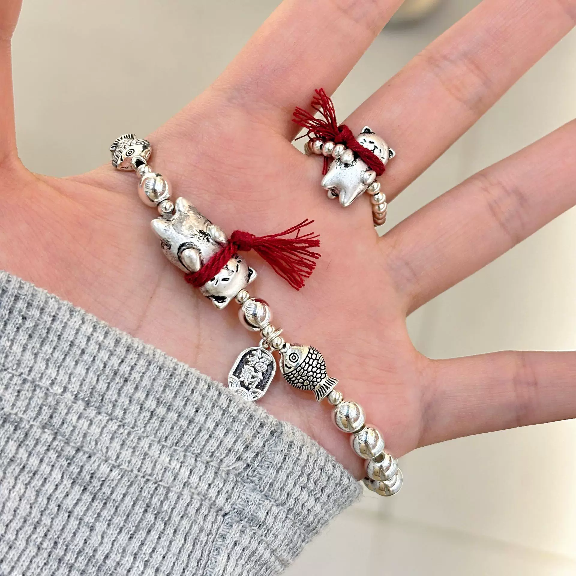 小众设计小猫小鱼戒指2025冬季新款高级感手串气质个性百搭手饰女