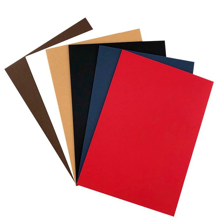 En stock A4 Carpeta de papel logotipo personalizado dorado impresión contrato clip A5 clip de inserción piel de vaca sobre de cartón negro