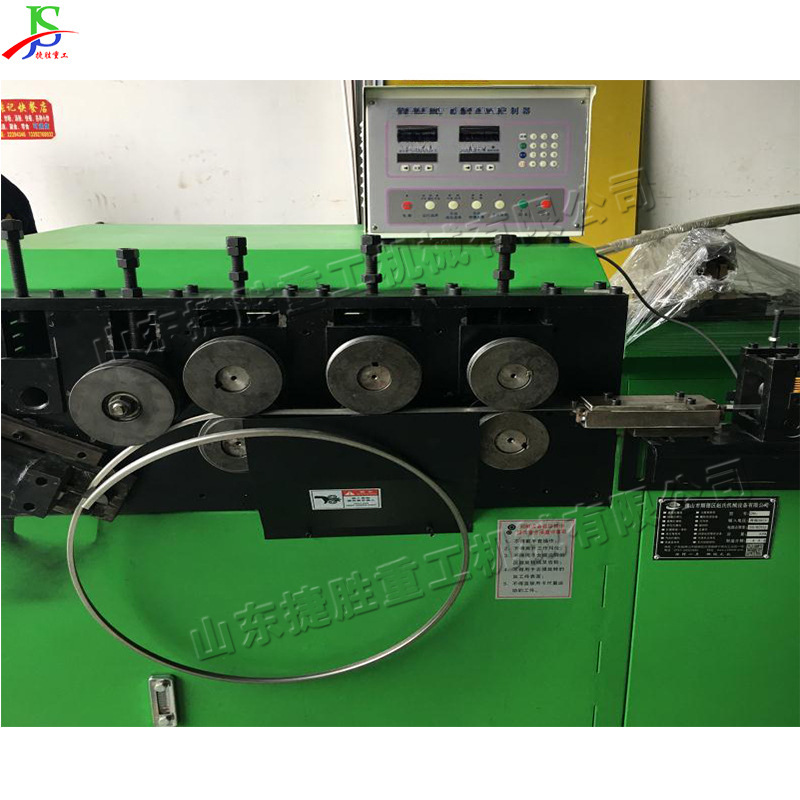 Volante bobina máquina CNC motor hidráulico máquina de laminación de banda de acero banda de hierro plano presión ranura anillo equipo