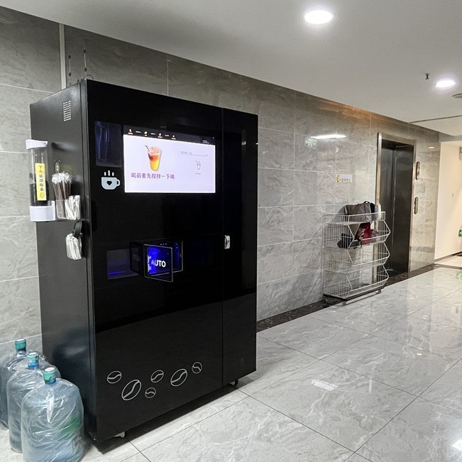 Máquina de café recién molida de autoservicio para hacer hielo 30 tipos de bebidas con códigos de escaneo y otros métodos de pago Advertencia en segundo plano