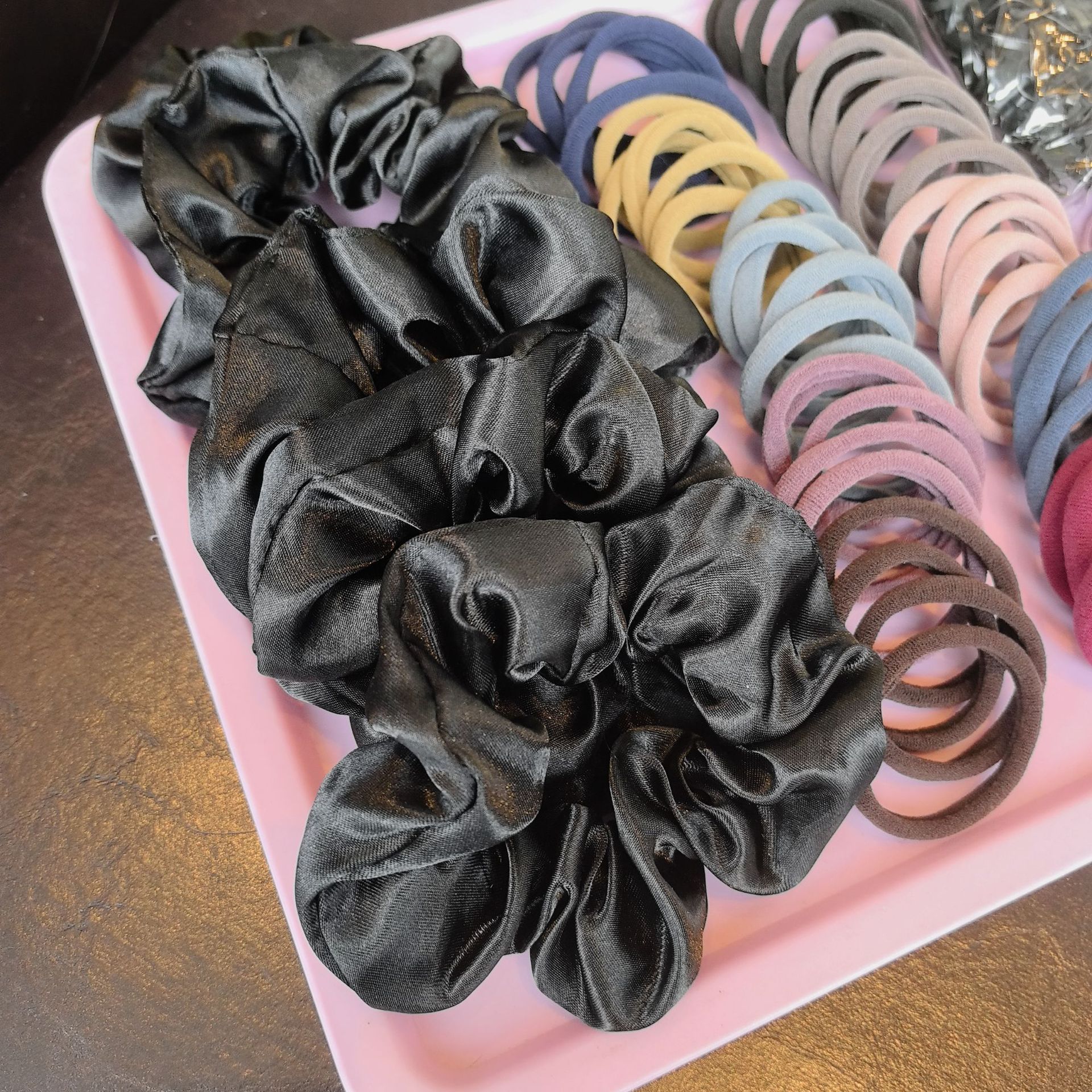 Transfronterizos de venta caliente conjunto de anillo de intestino no daña el cabello sin marcas de alta elasticidad anillo de cabello coreano simple tocado de cabello chica