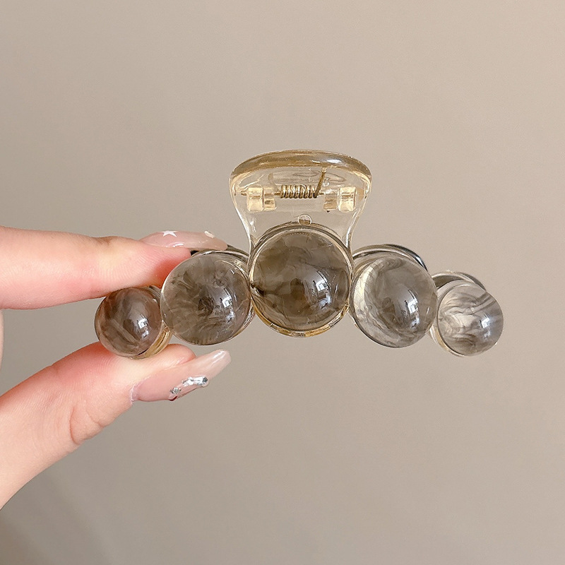 25#Cuentas negras y grises difuminadas.