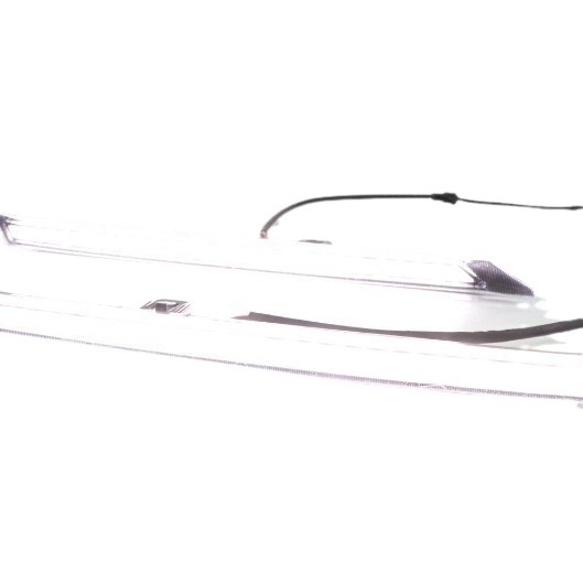 Adecuado para 20-22 rongfang medio neto barra de luz guía de luz 2-Color Toyota RAV4 medio neto luz diurna