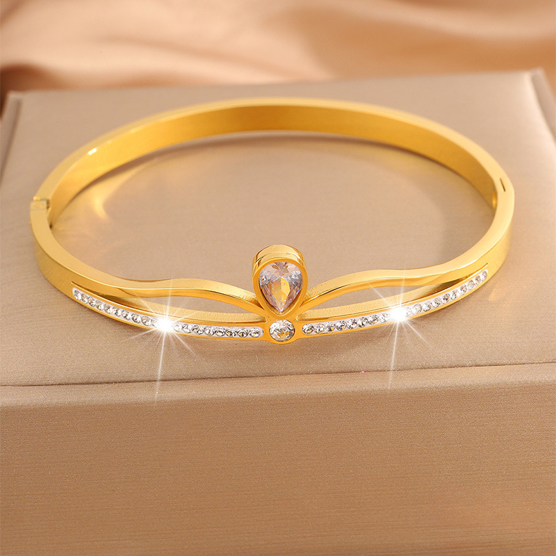 Nueva elegancia princesa corona de diamante de acero de titanio pulsera de alta calidad para mujeres corona de moda simple joyas de pulsera