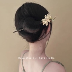 荷処来超仙レトロハスの花のヘアピン