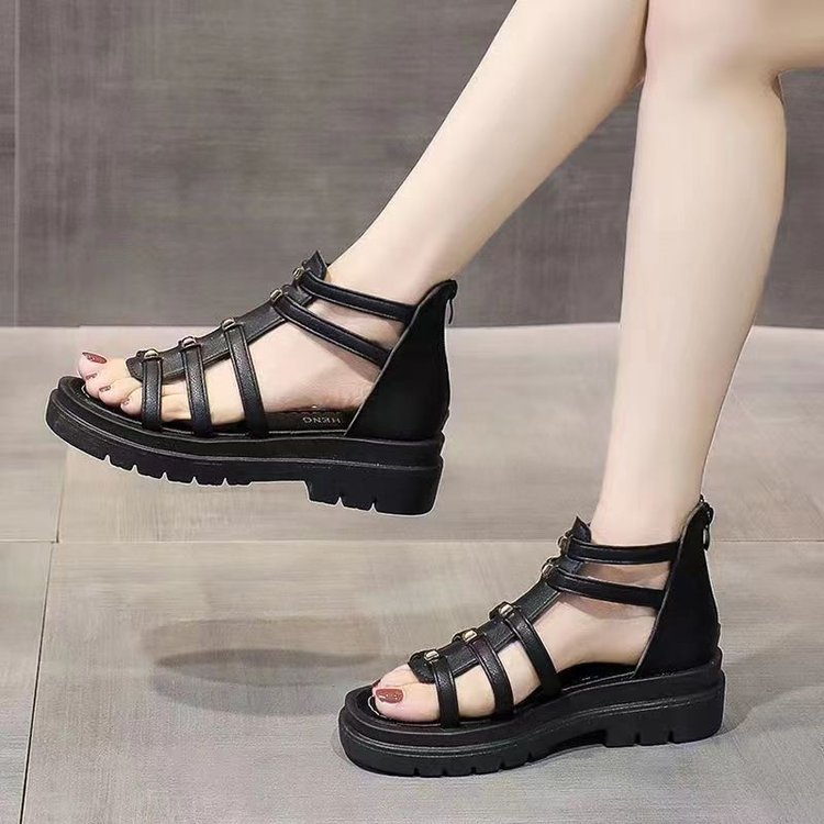 Sandalias romanas para mujeres verano 2026 nuevo estilo de hadas estilo de tacones suaves sandalias de playa casuales