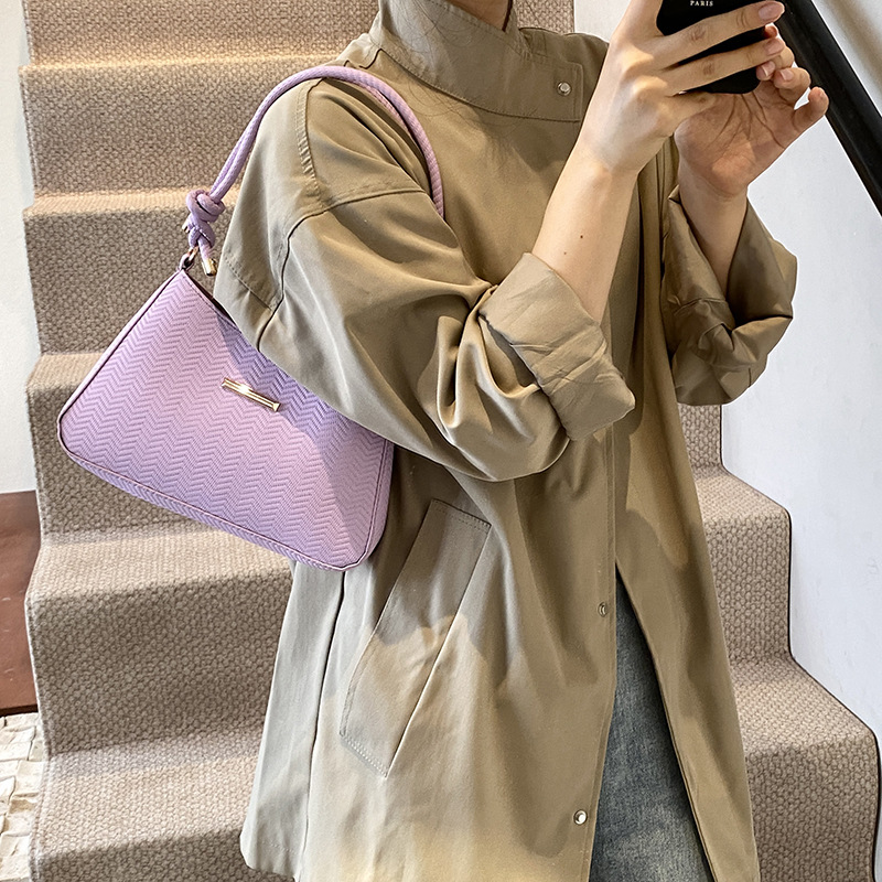 Bolso bandolera marrón con leche caramelizada para mujer 2023 nuevo bolso bandolera de otoño e invierno bolso de axila de viajero