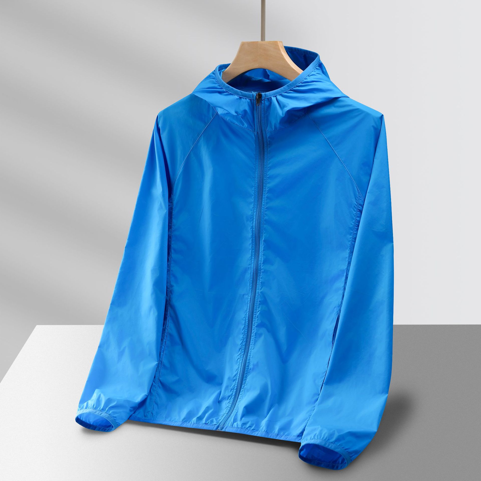 Color caramelo ropa de piel transpirable ultraligera al aire libre verano protección UV protección solar chaqueta superior hombres y mujeres personalizados