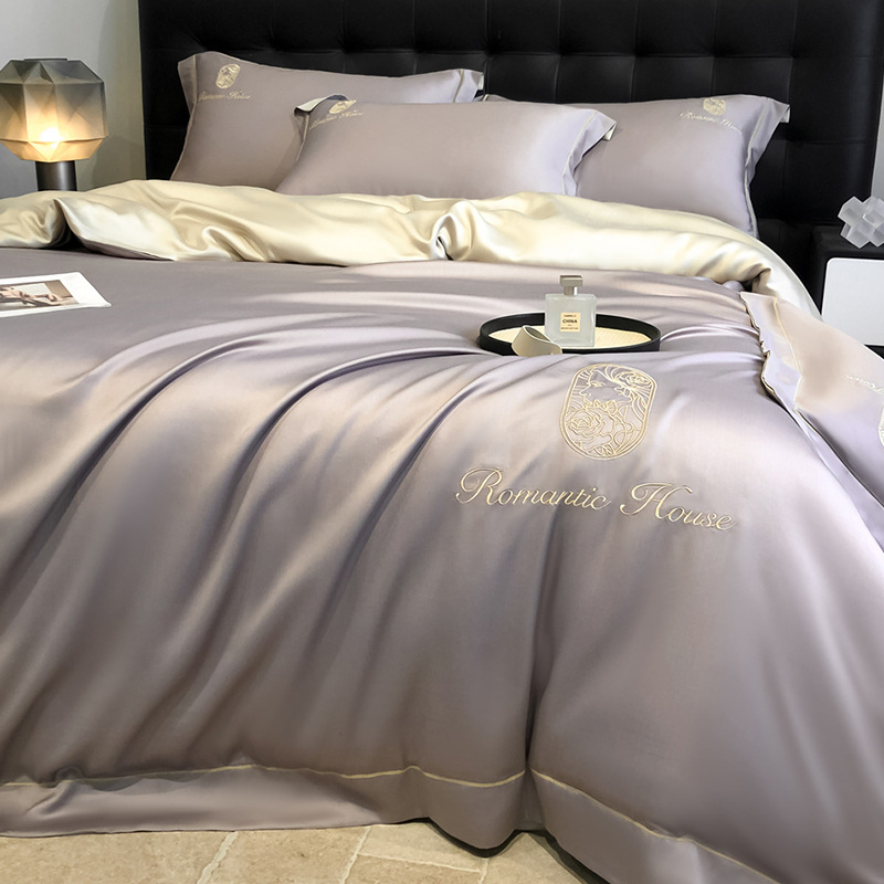 Cuatro piezas de seda de hielo de verano seda lisa cama cama de lujo ligera cama de lujo cama de tres piezas de verano