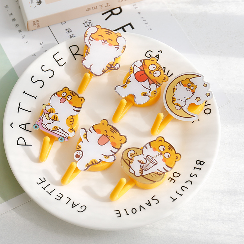 港升可爱小老虎圆形挂钩宿舍门后卧室墙面免打孔小粘钩小饰品挂钩