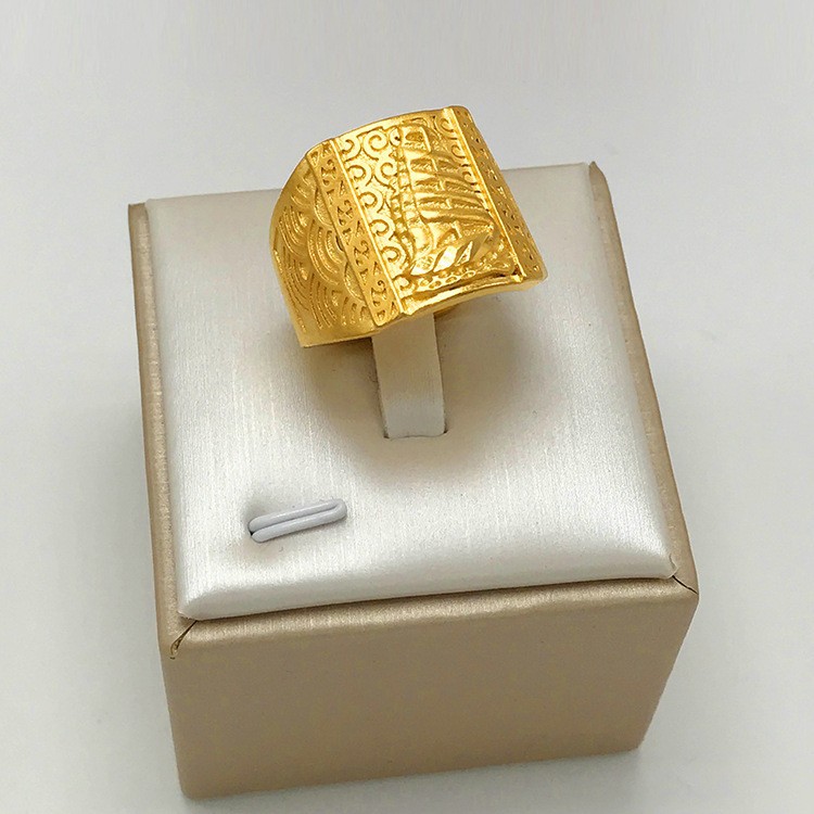 黄銅の金メッキの福の金儲けの指輪の男性の多種類の車の花は宝の蛇口の関公の戒子の金メッキの指輪を招きます。