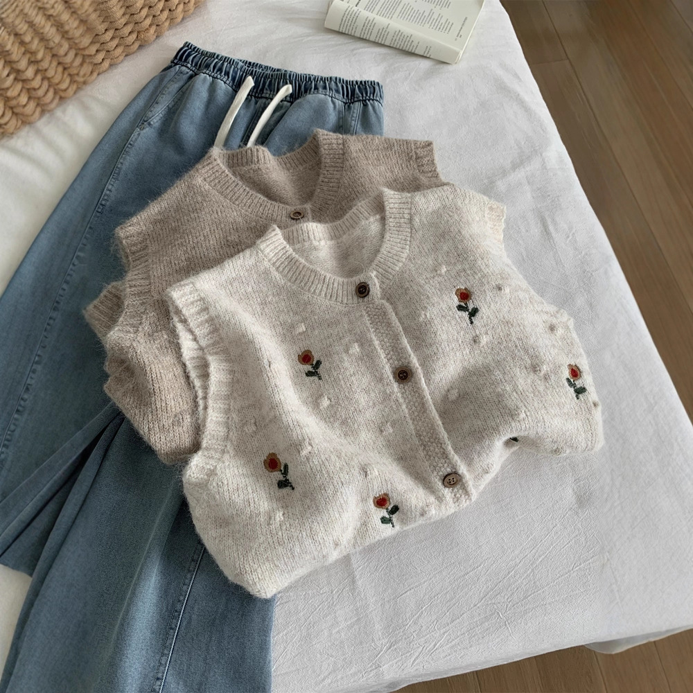 Autumn and Winter Layered Gentle Retro Flower Embroidered Round Neck Sheep Wool Knitted Vest Women's Sleeveless Cardigan Sweater Vest