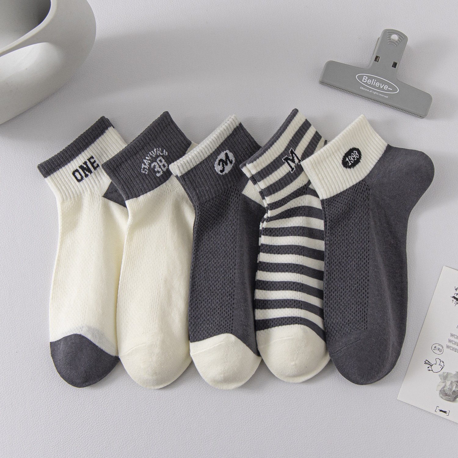 Calcetines de todo fósforo, absorbentes de sudor, transpirables, calcetines de algodón simples para hombres, calcetines deportivos para hombres, calcetines de red en blanco y negro de color sólido deportivo