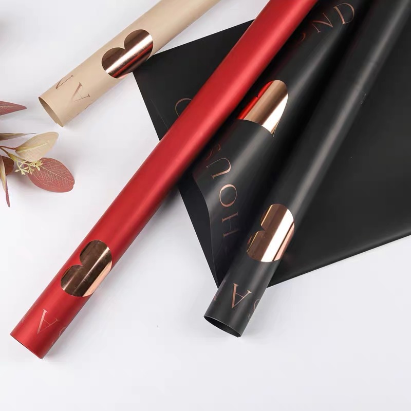 Li Zhiran Bronceado Noble Corazón verdadero Papel de embalaje de flores Impermeable Papel de embalaje de ramo de amor en inglés 15 hojas