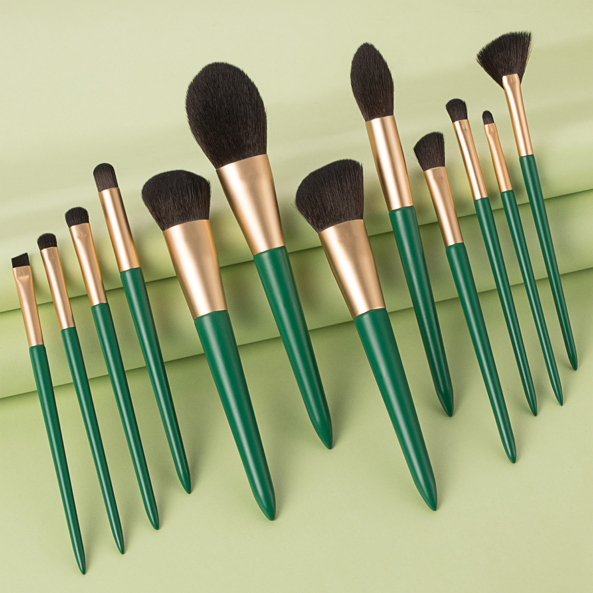 Set di 12 pennelli per trucco professionali in seta opaca blu di alta qualità che catturano la polvere_voghion.com