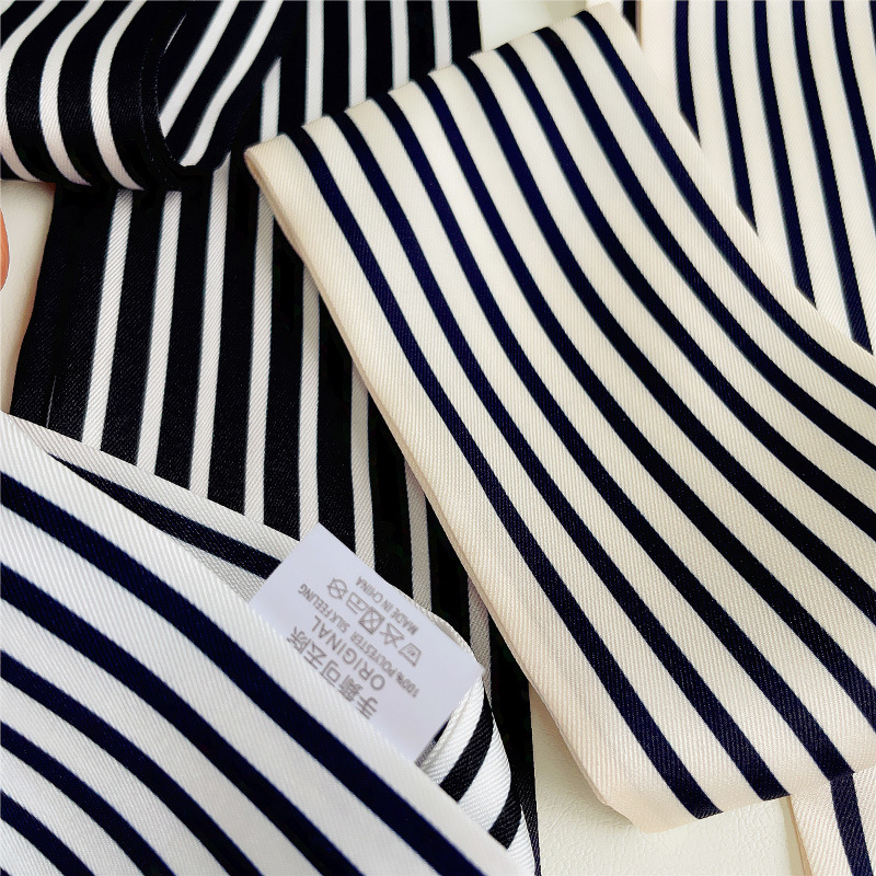 Bufanda pequeña estilo coreano versátil simple blanco y negro a rayas de las mujeres bolsa de corbata de pelo camisa decorativa bufanda larga bufanda